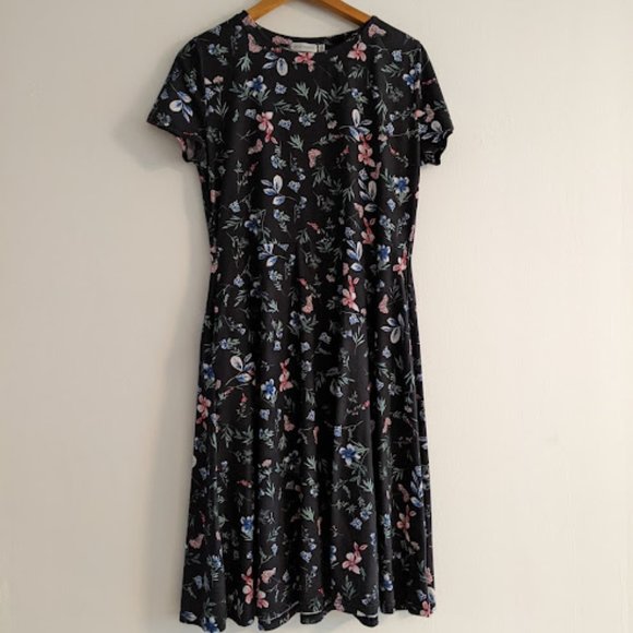 Heylo Fashion Dresses & Skirts - Heylo Fashion Black Floral Short Sleeve Dress Size XXL